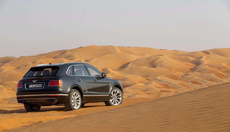  Bentley Bentayga Falconry by Mulliner 2017 года  (фото 4 из 9)